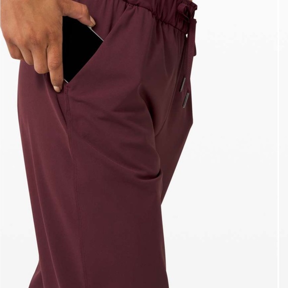 Lululemon keep moving joggers in excellent condition - Picture 3 of 16